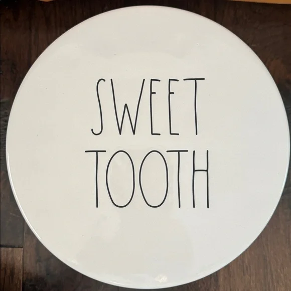 NWNT Rae Dunn Ceramic Cake Stand - Picture 6 of 6